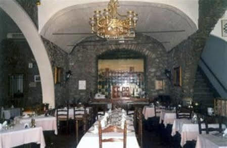 Hotel Fonda Siques Besalu Exterior photo